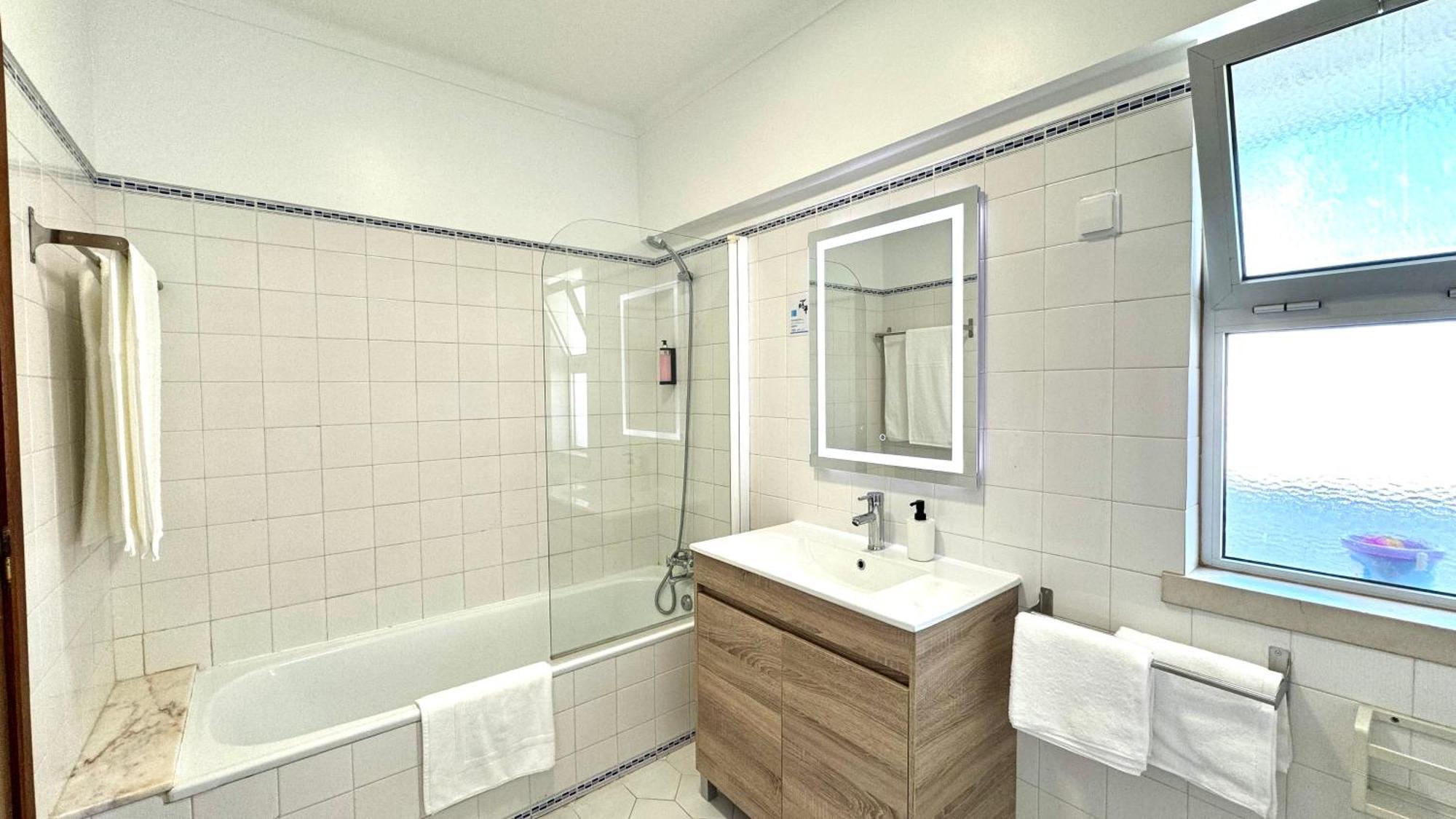 Praia Da Rocha, 605 Concorde, Charming Apartment With Sea View, Internet And Parking, By Ig Portimao Exterior photo